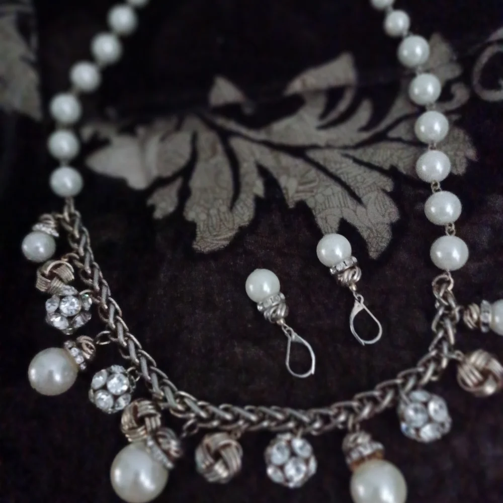 Bella Jack necklace &‎ earring set with Faux pearls & rhinestones with go…